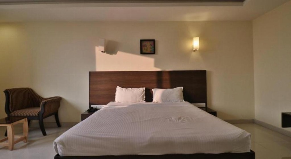 Room image 3